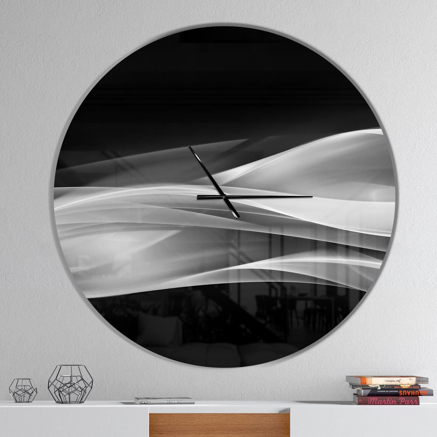 Designart 'Glittering Silver Pattern ' Modern wall clock