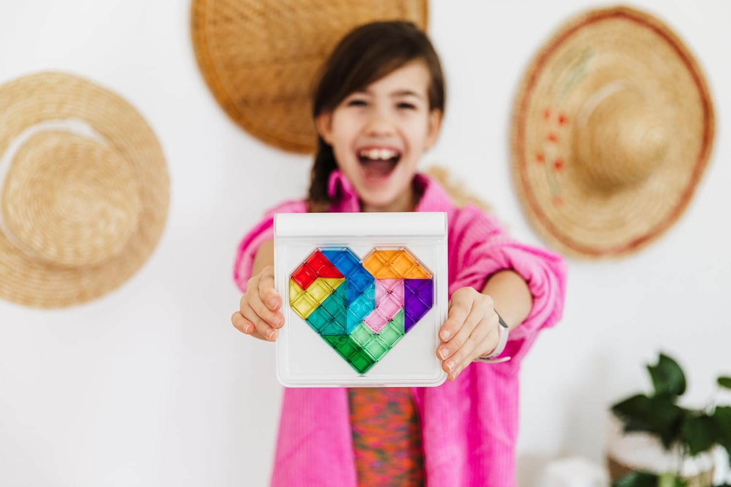SmartGames IQ Love Travel Puzzle Game with 120 Challenges for Ages 7 - Adult