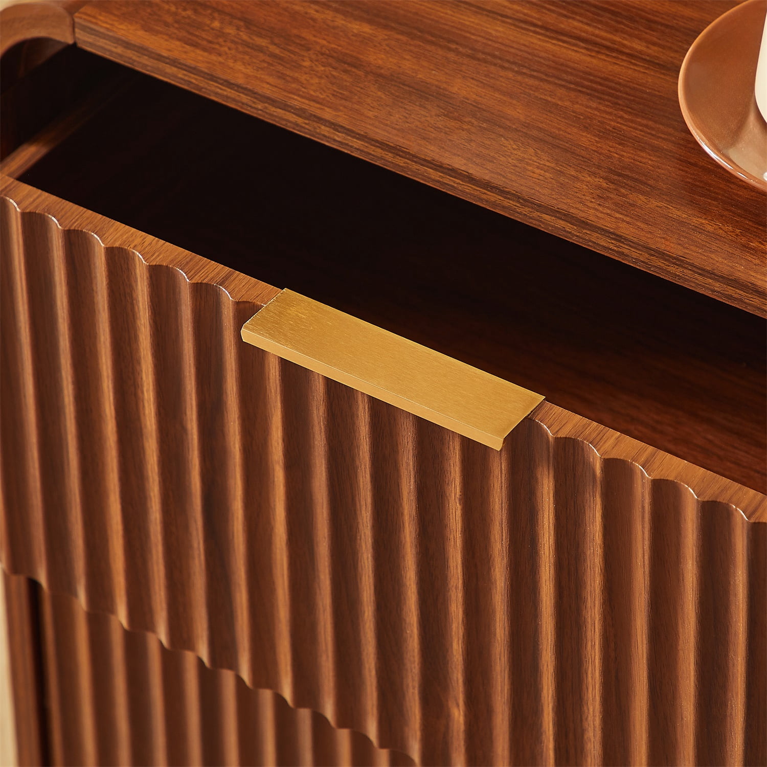 Hommoo Modern Nightstand with 2 Soft-Close Drawers, Fluted Panel Design & Gold L-Shape Handles, Bedside Table for Bedroom, Living Room or Entryway, Walnut