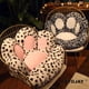 thumbnail image 3 of Cojín de felpa con forma de pata de Animal para niños y niñas, almohada suave de 2 tamaños para asiento, sofá de interior, decoración de silla para el hogar, regalo de invierno, 1 unidad, 3 of 4