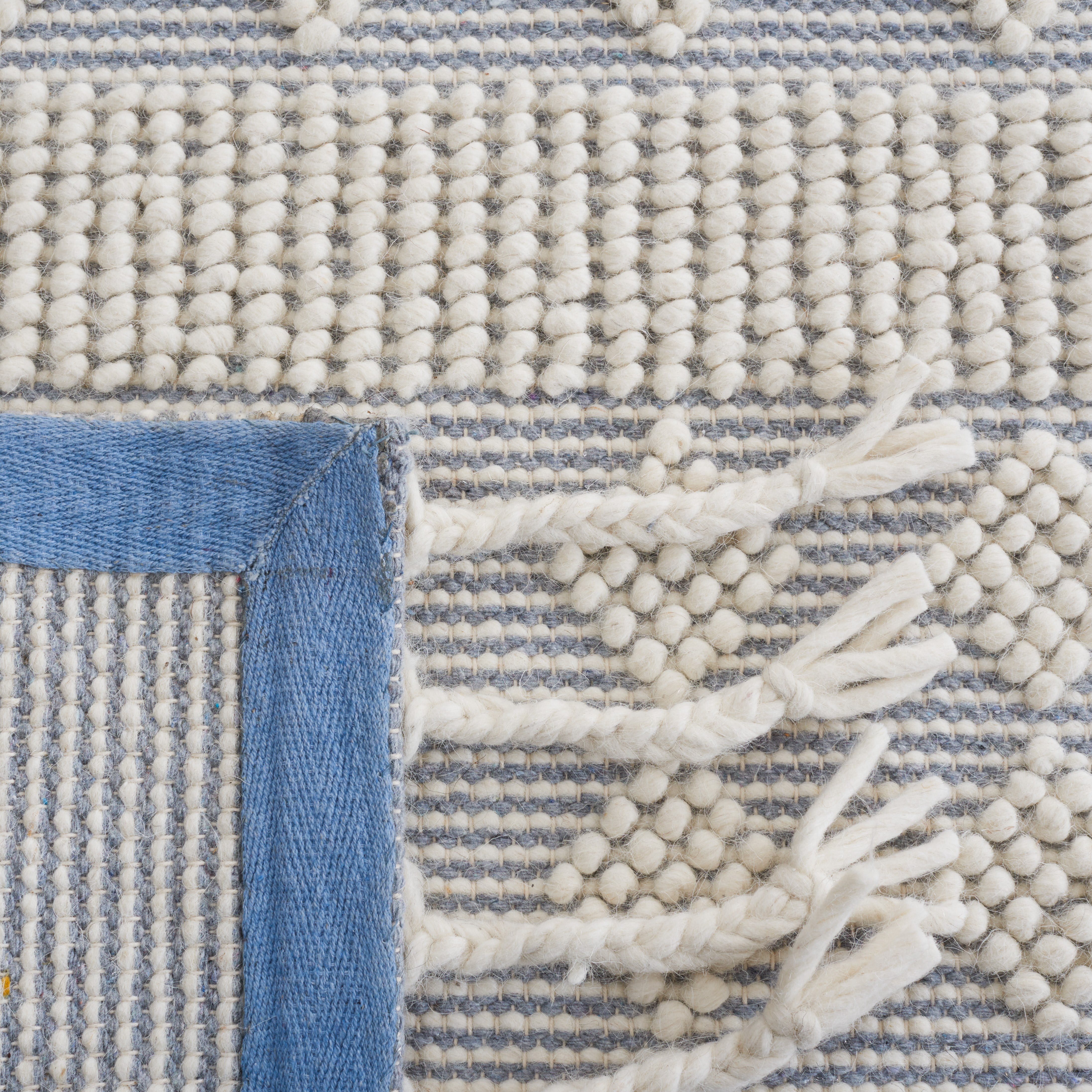 SAFAVIEH Natura Athens Southwestern Area Rug, Ivory/Light Blue, 6' x 6' Square