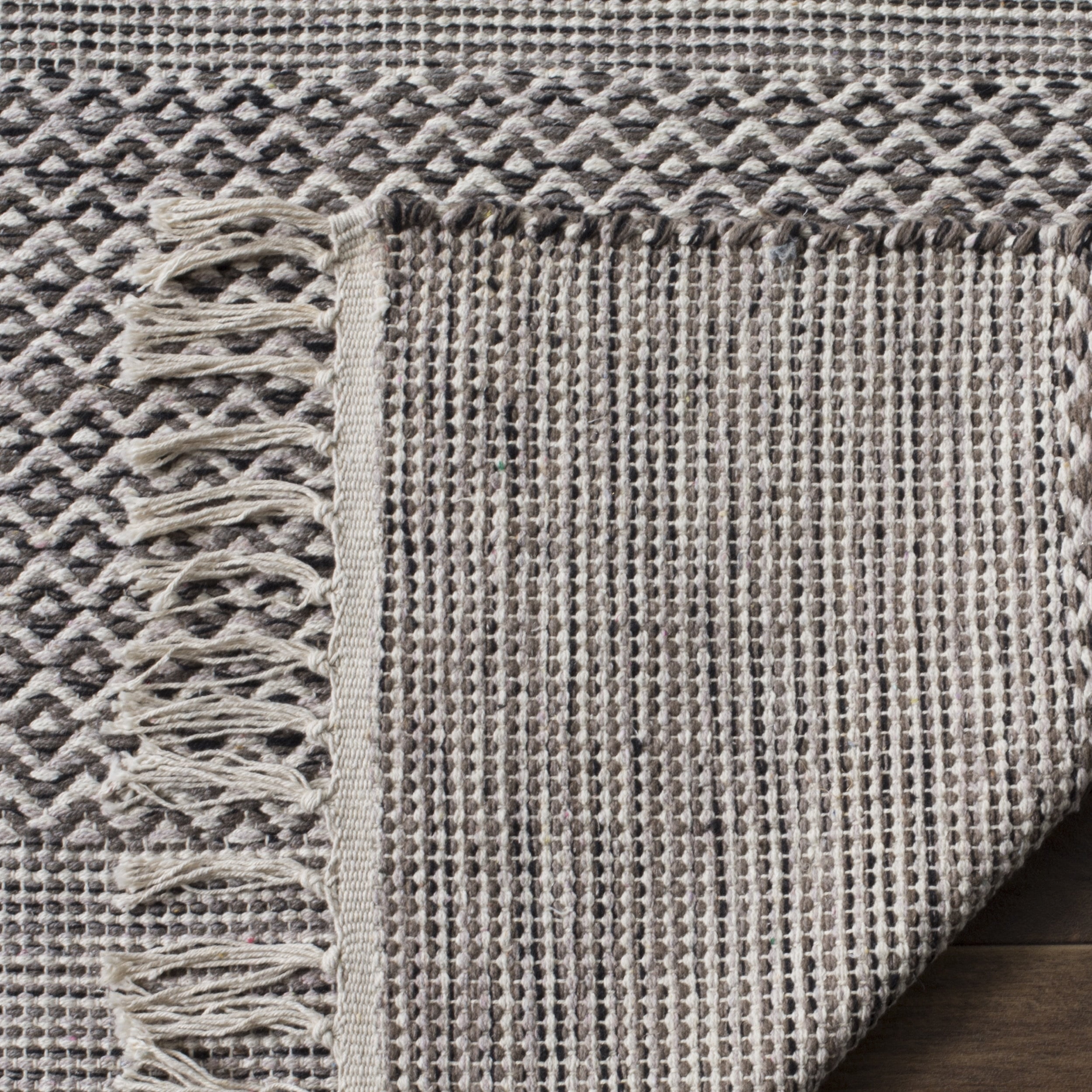 SAFAVIEH Montauk Karlene Geometric Striped Cotton Runner Rug, Ivory/Anthracite, 2'3" x 14'