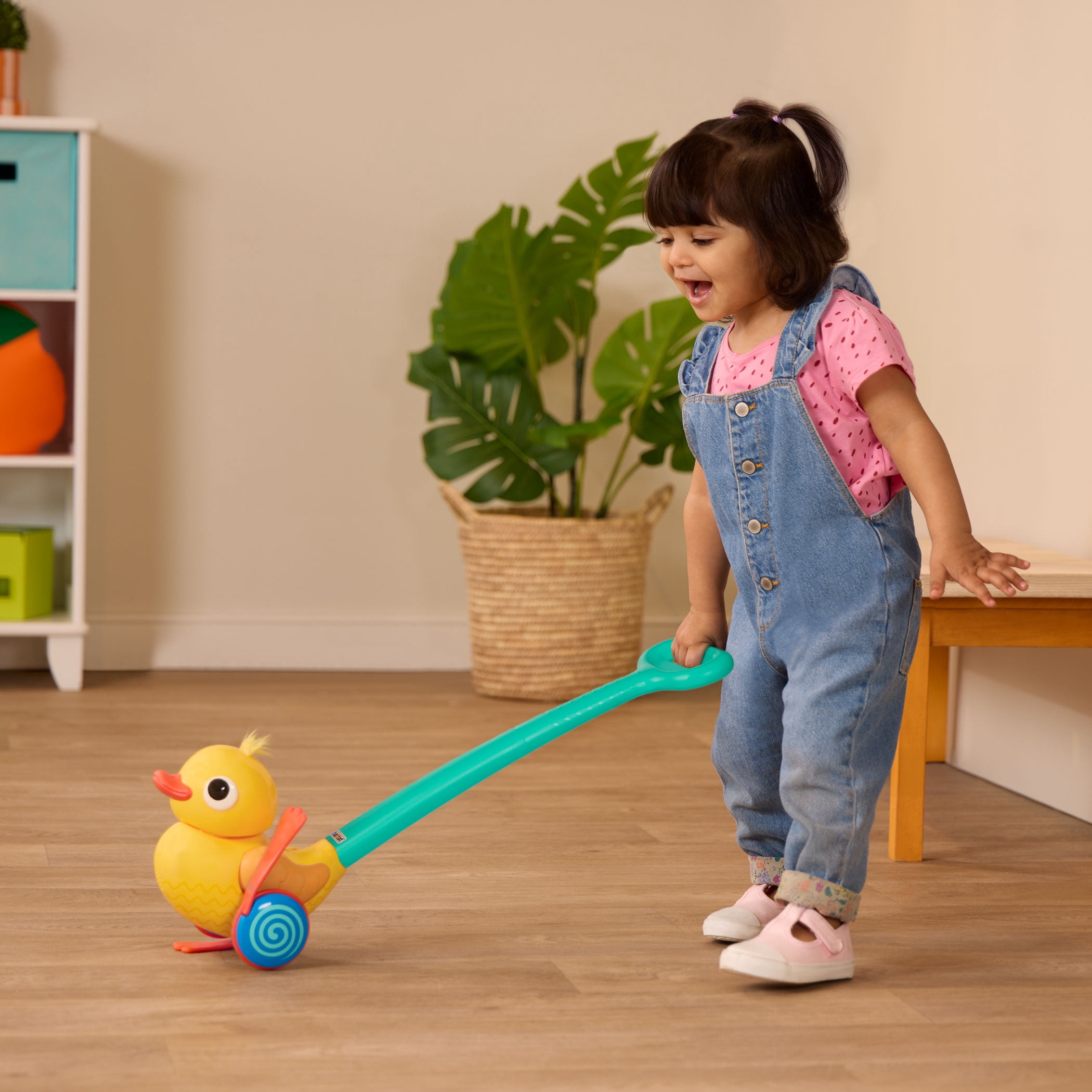 Battat Wacky Waddle Duck Push Toy with Sounds, Toddler and Preschool Toys, 12 Months +