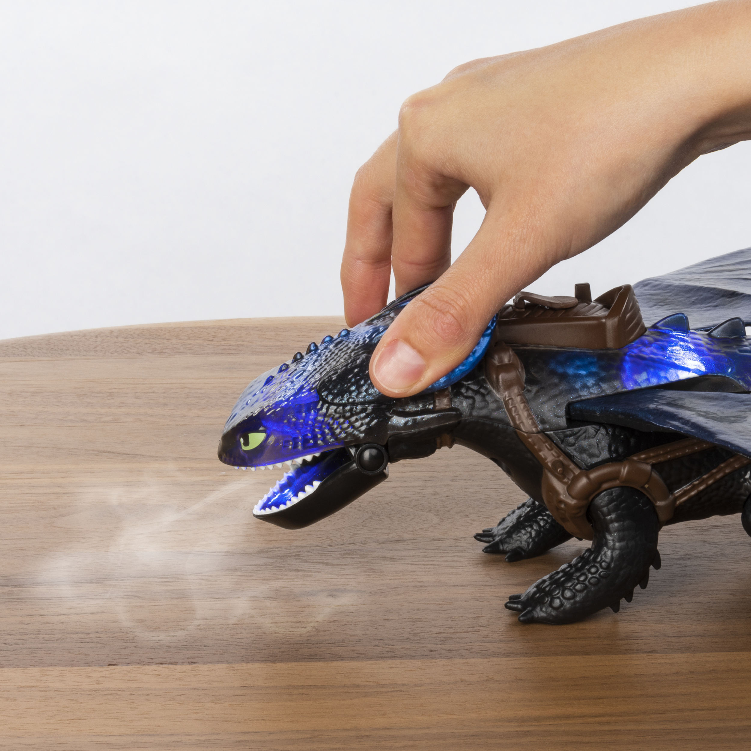 DreamWorks Dragons, Giant Fire Breathing Toothless Action Figure, 20-inch Dragon with Fire Breathing Effects - image 4 of 8