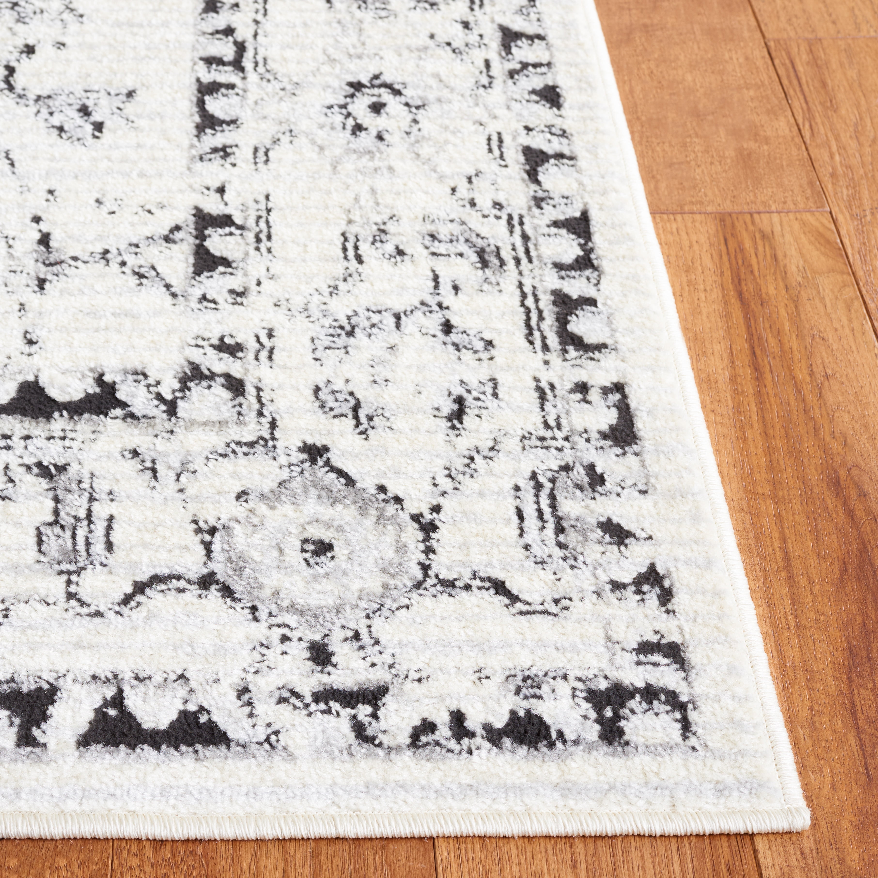 SAFAVIEH Tulum Bevis Oriental Area Rug, Ivory Grey/Charcoal, 6'7" x 6'7" Square