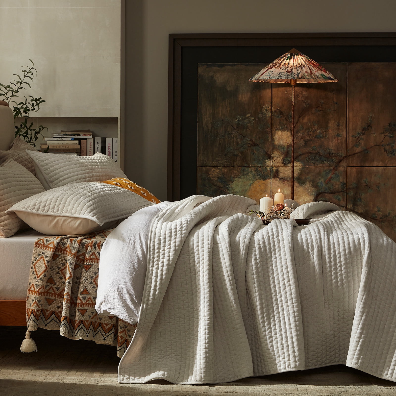Luxury Velvet Quilt Set King Size 98''x106'', Ultra-Soft Striped Channel Comforter with Exquisite Rice Stitch Detailing, Lightweight All-Season Bedspread Coverlet w/ 2 Shams, White
