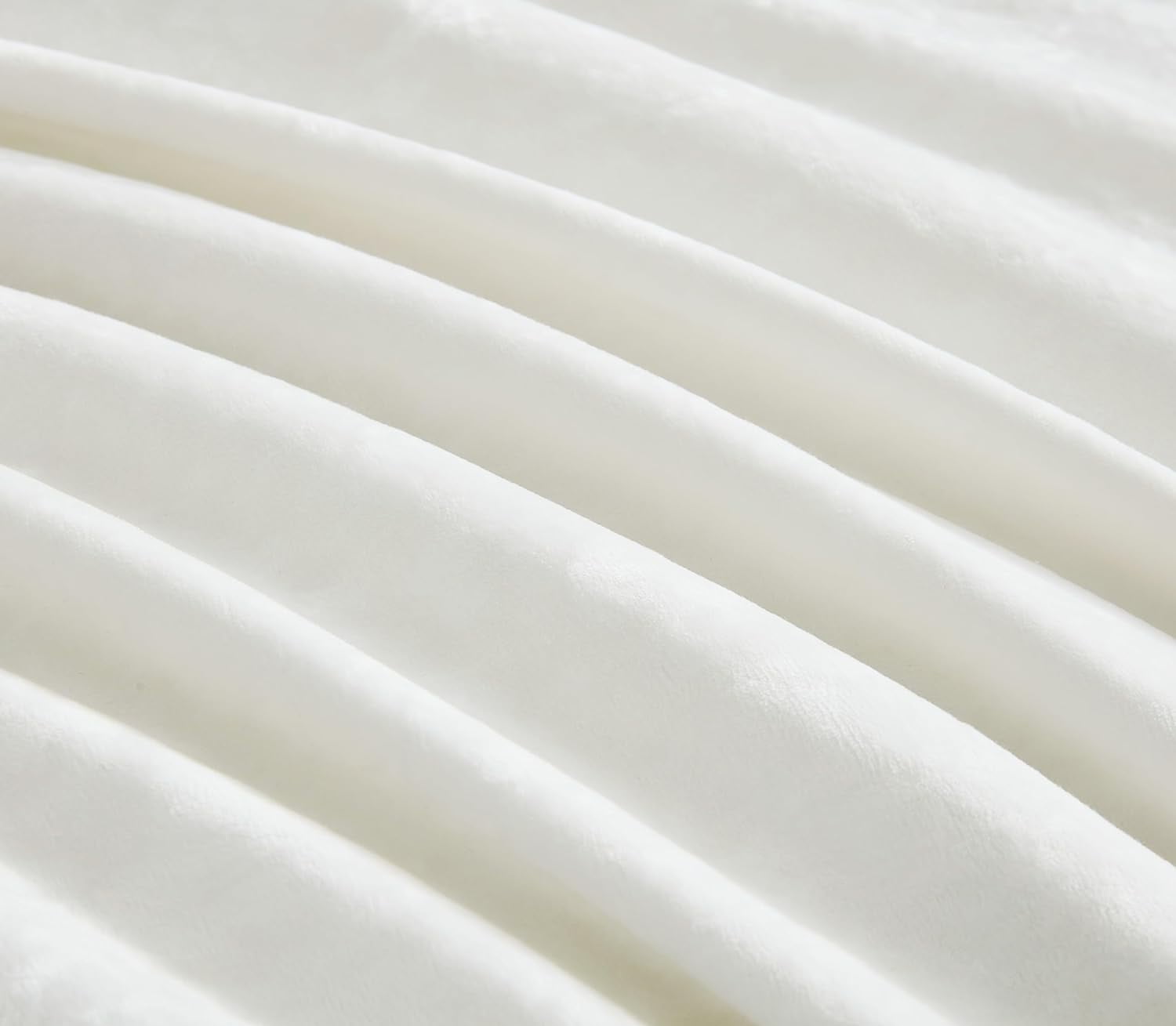 Chezmoi Collection Lux 3-Piece Cream White Velvet Comforter Set Queen Size, All Season Lush Plush Velvet Bedding Set with Soft Washed Microfiber Reverse
