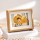 thumbnail image 4 of Marco de fotos de madera para colgar en la pared o en el escritorio, adecuado para decoración de oficina y hogar., 4 of 5