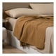 thumbnail image 4 of Edredón Ligero Suave y Fresco Capitonado sin Costuras, 1 Pieza Real Textil (Ocre, King Size), 4 of 7