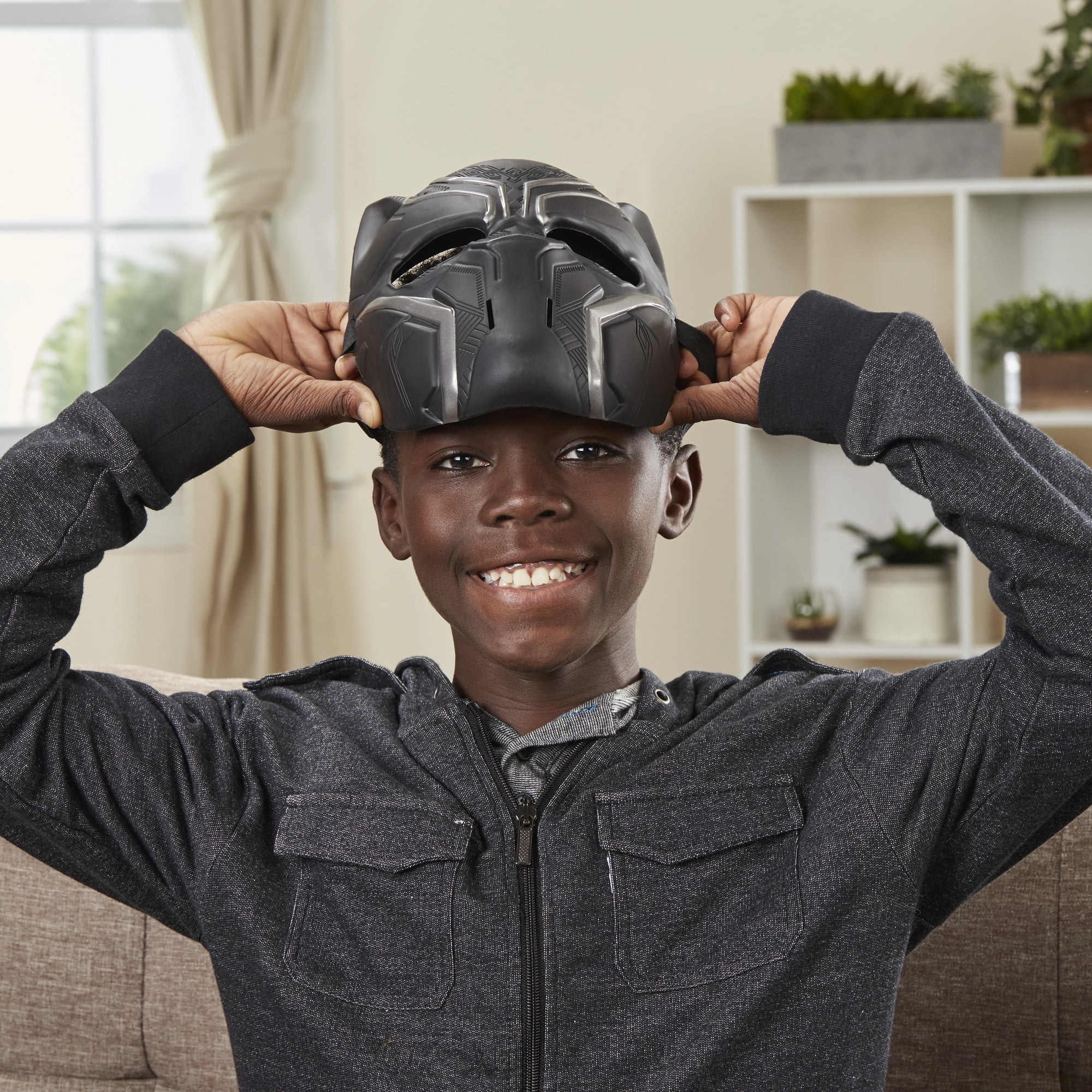 Marvel Black Panther Black Panther Basic Mask, Ages 5 and up.