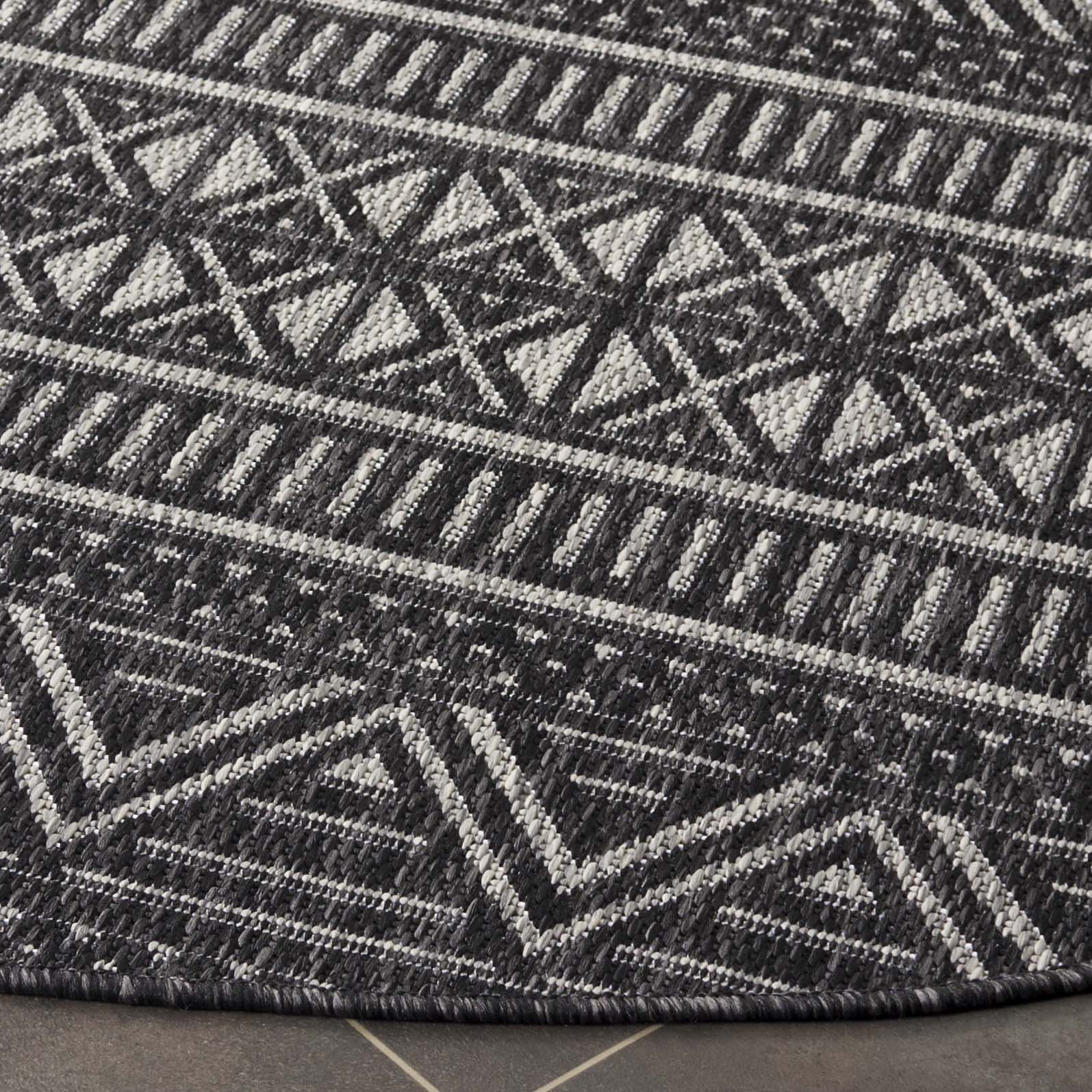 SAFAVIEH Beach House Jolanta Geometric Indoor/Outdoor Area Rug, Charcoal/Gray, 6'7" x 6'7" Round