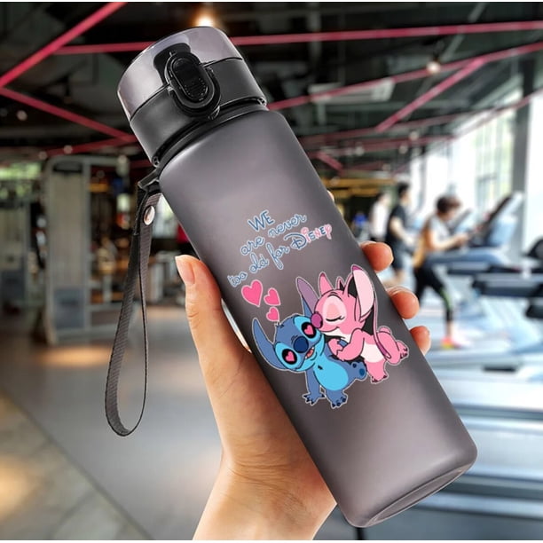 Botella de agua de Stitch de Anime de Disney para niños, vaso de agua de plástico portátil para adultos, taza de agua deportiva de alta capacidad, regalo, 560ML