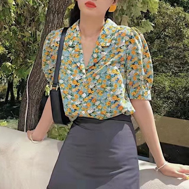 JUNWELL Chemises d'Été Femmes Rétro Imprimé Puff Sleeve Bouton Cranté Tempérament Streer Tout-Match Filles Femmes Tops Tendance de la Mode