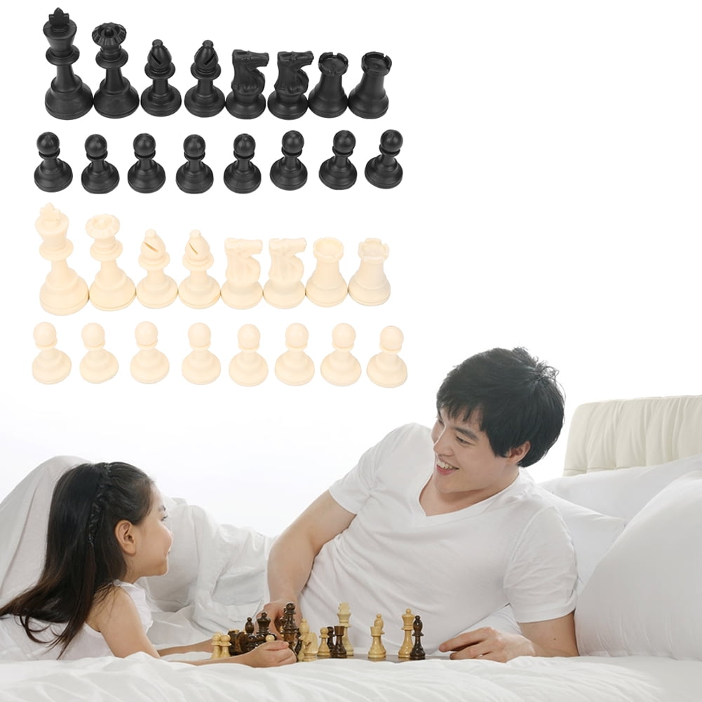 Ensemble d'Échecs en Plastique Standard de 32 Pcs avec Charpie Inférieure, Convient à Toutes les Normes de Tournoi, Idéal pour Adultes