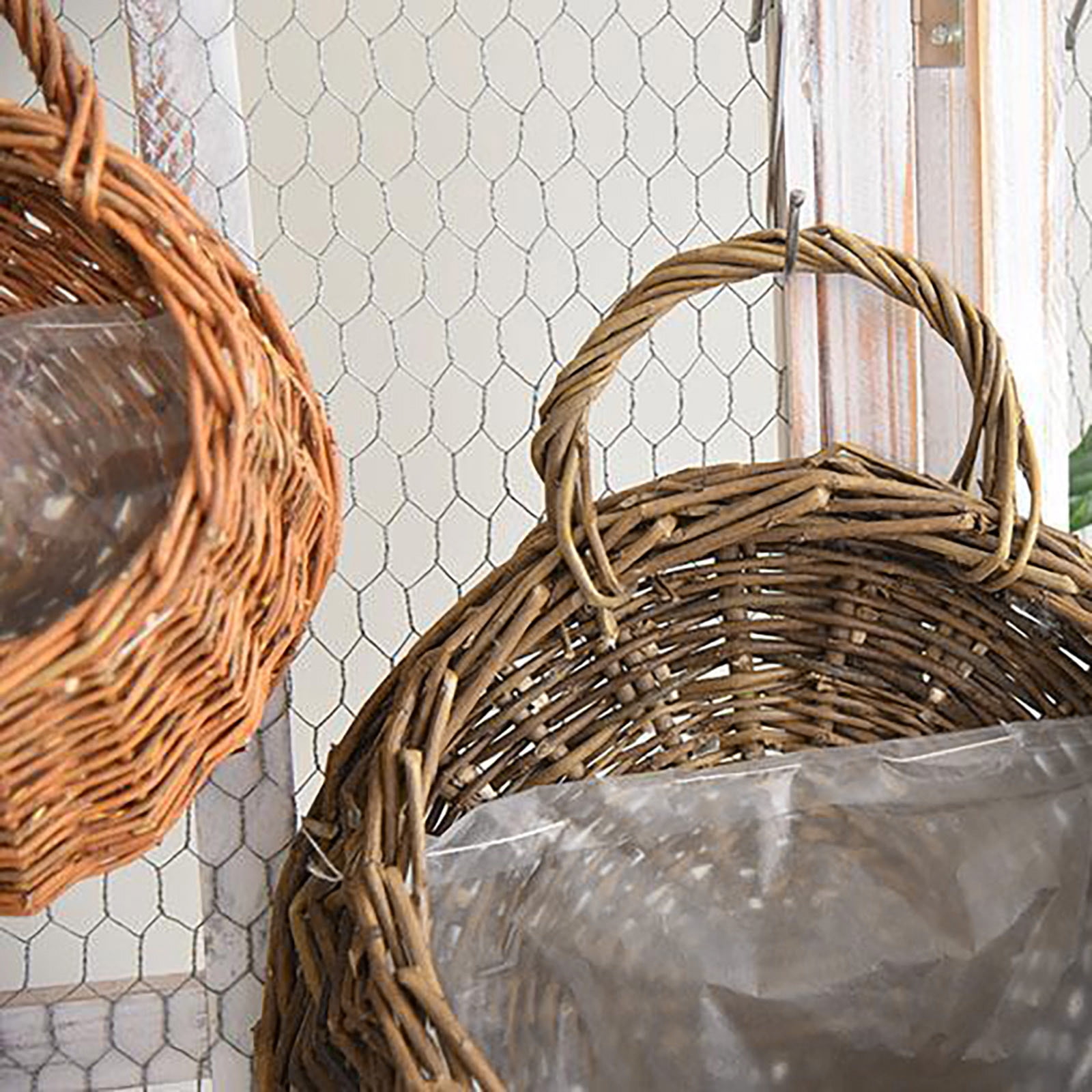 Woven Hanging Basket Wall Planter — Natural Wicker Storage Pot with Liner for Indoor Outdoor Garden Decor()