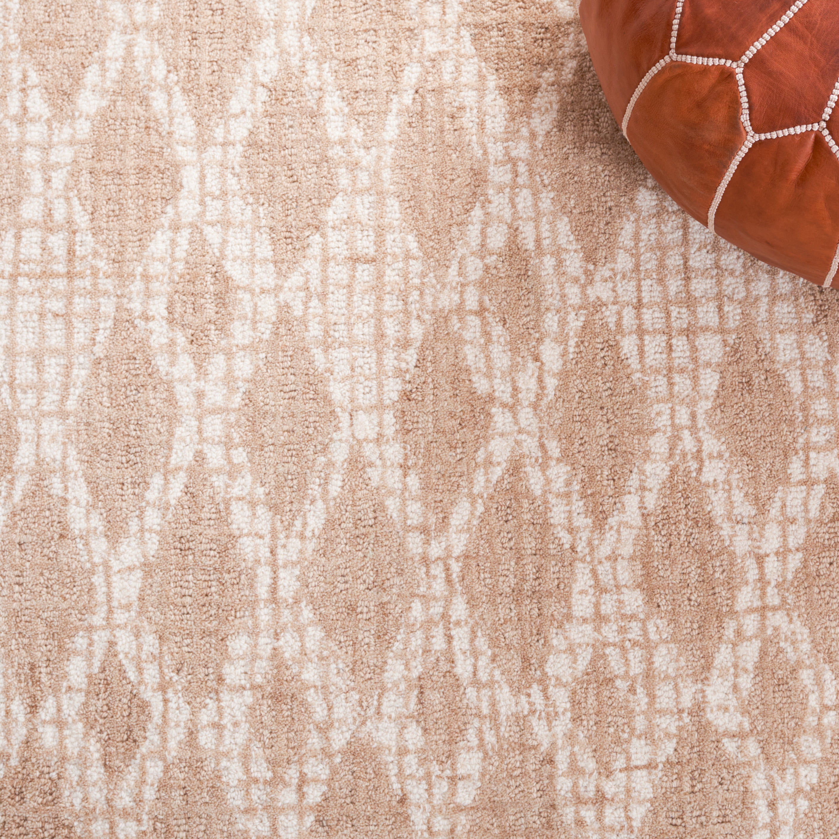 SAFAVIEH Abstract Darian Geometric Diamonds Area Rug, Beige/Ivory, 6' x 6' Square