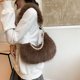 thumbnail image 3 of Bolso de Mano Invierno Cruzado Hombro Cgtredaw para Mujer Felpa Esponjoso Compras citas, 3 of 9