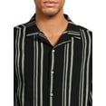 thumbnail image 4 of No Boundaries Men's and Big Men's Cotton Crinkle Button Front Shirt with Short Sleeves, Sizes XS-3XL, 4 of 5