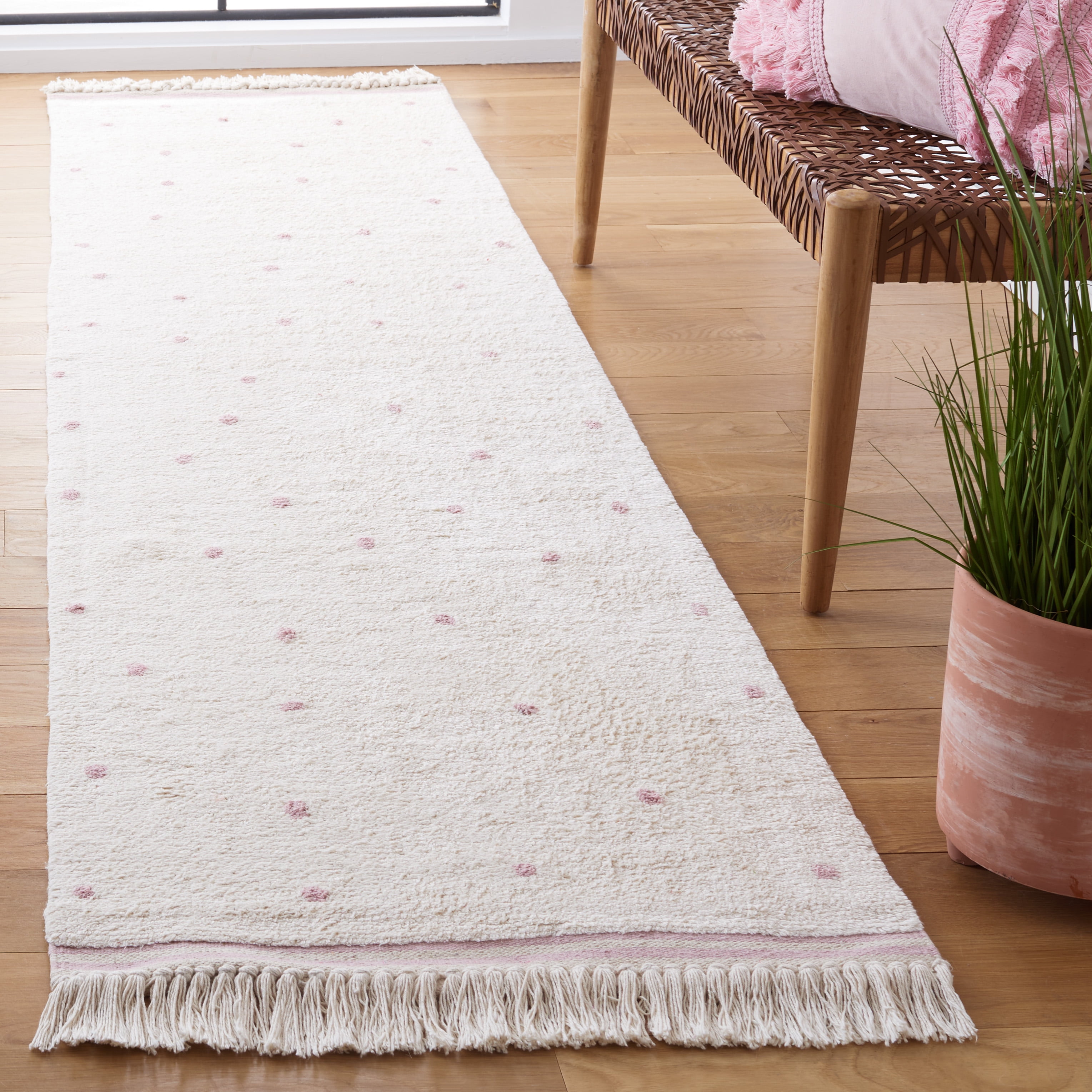 SAFAVIEH Easy Care Leptis Polka Dot Cotton Machine Washable Runner Rug, Ivory/Pink, 2'3" x 7'
