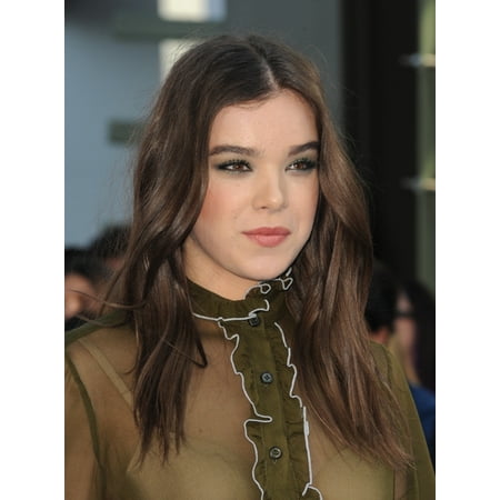 Hailee Steinfeld At Arrivals For Mtv Movie Awards 2015 - Arrivals 2 ...