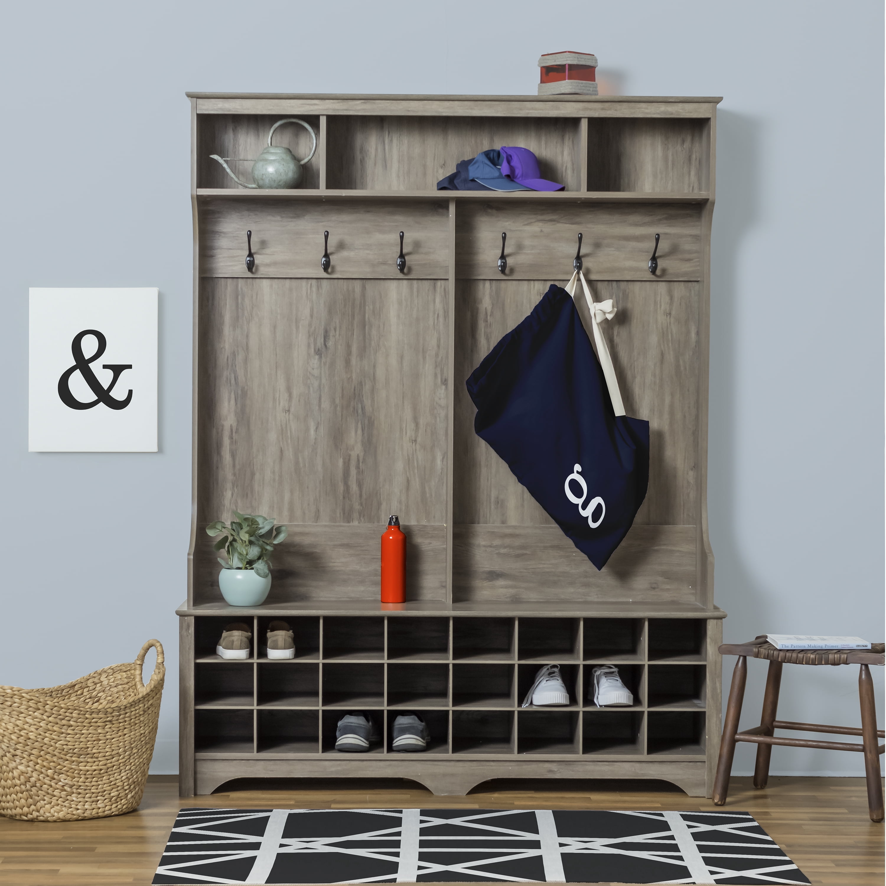 Simply Daisy Modern Monogram 28 x 36 in g Laundry Bag