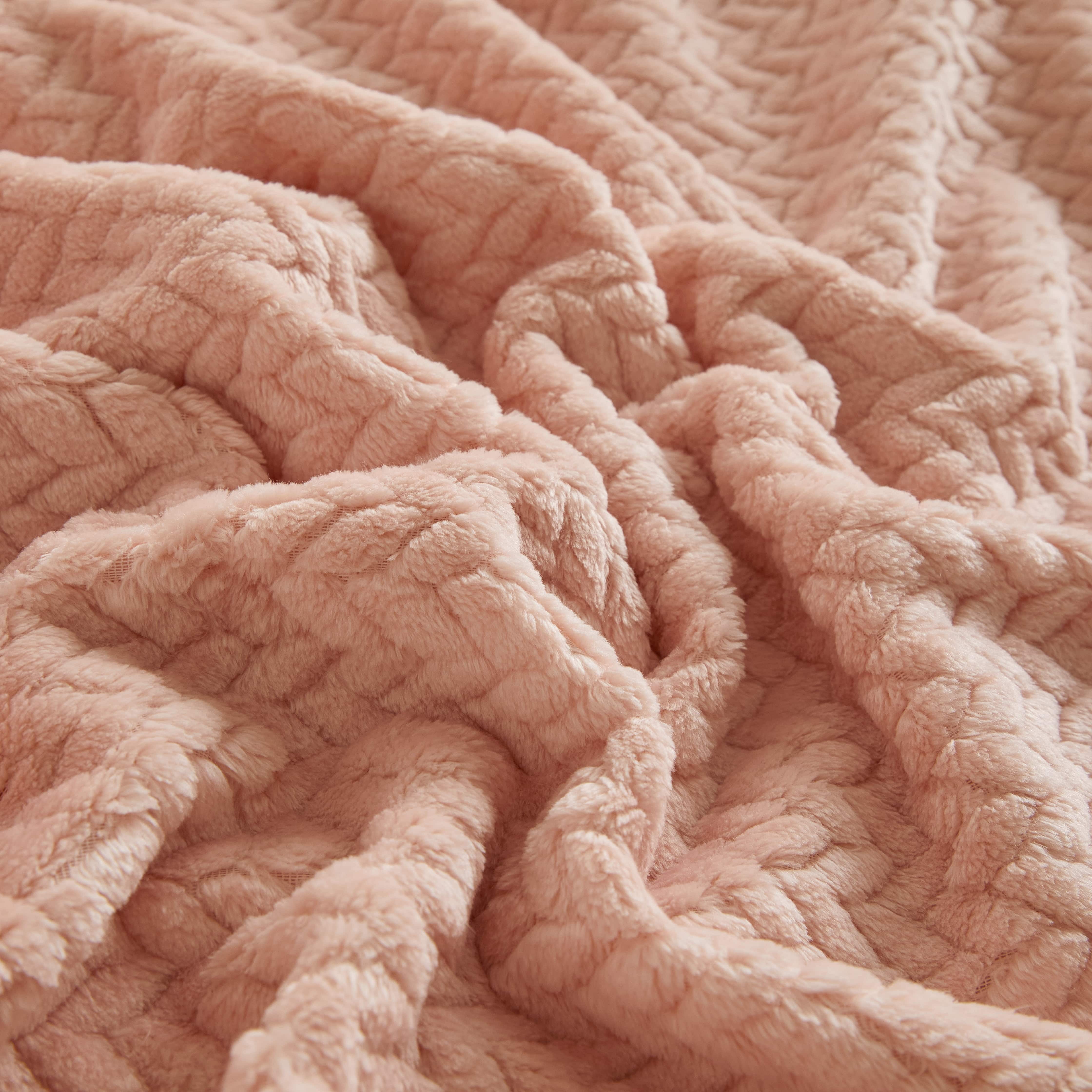 Mainstays Plush Textured Blanket, Pink Blush, Full/Queen 90" x 90", All Ages