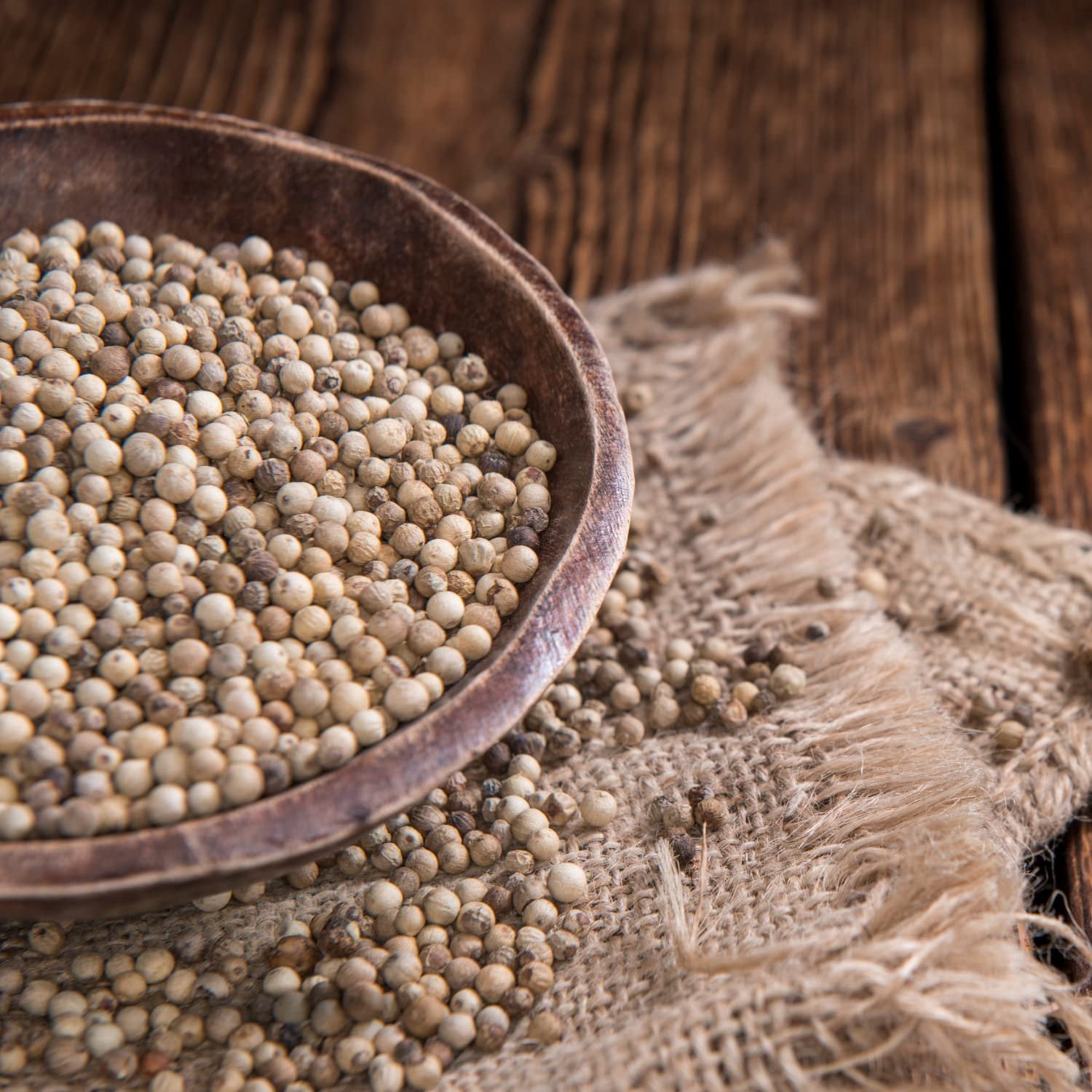 Whole White Peppercorns by It's Delish  40 OZ 2.5 LBS Jumbo Reusable Container  Whole White Pepper Corns - Premium Dried Peppercorns for Grinder Refill  All Natural, Kosher & Fresh