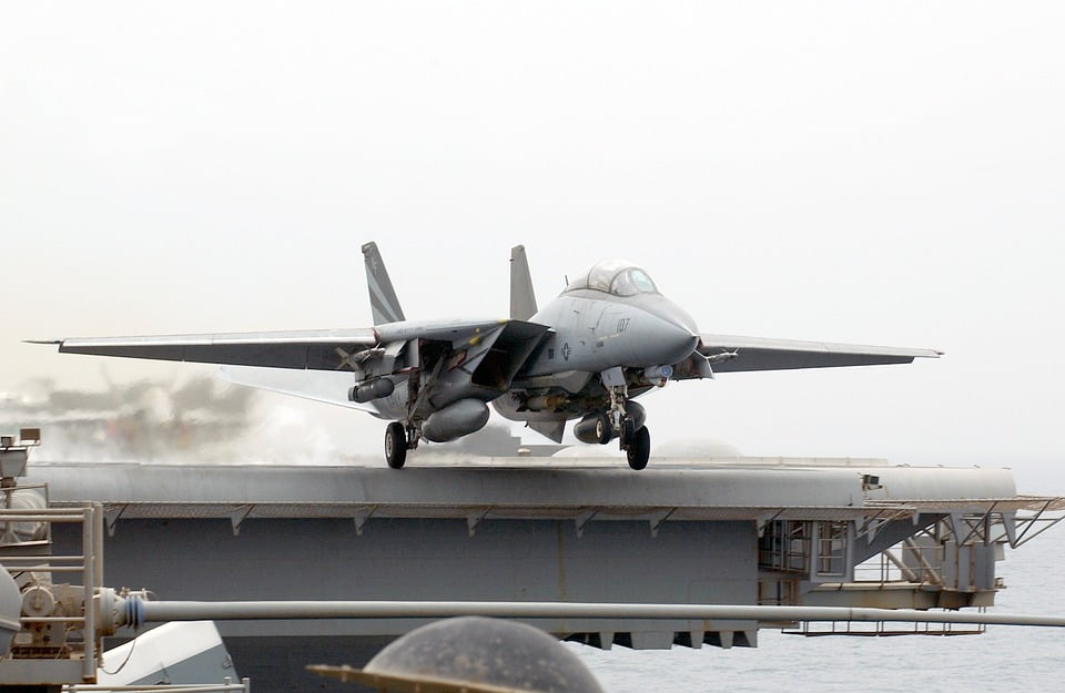 f18 carrier landing mission escorte f18 carrier landing mission escorte