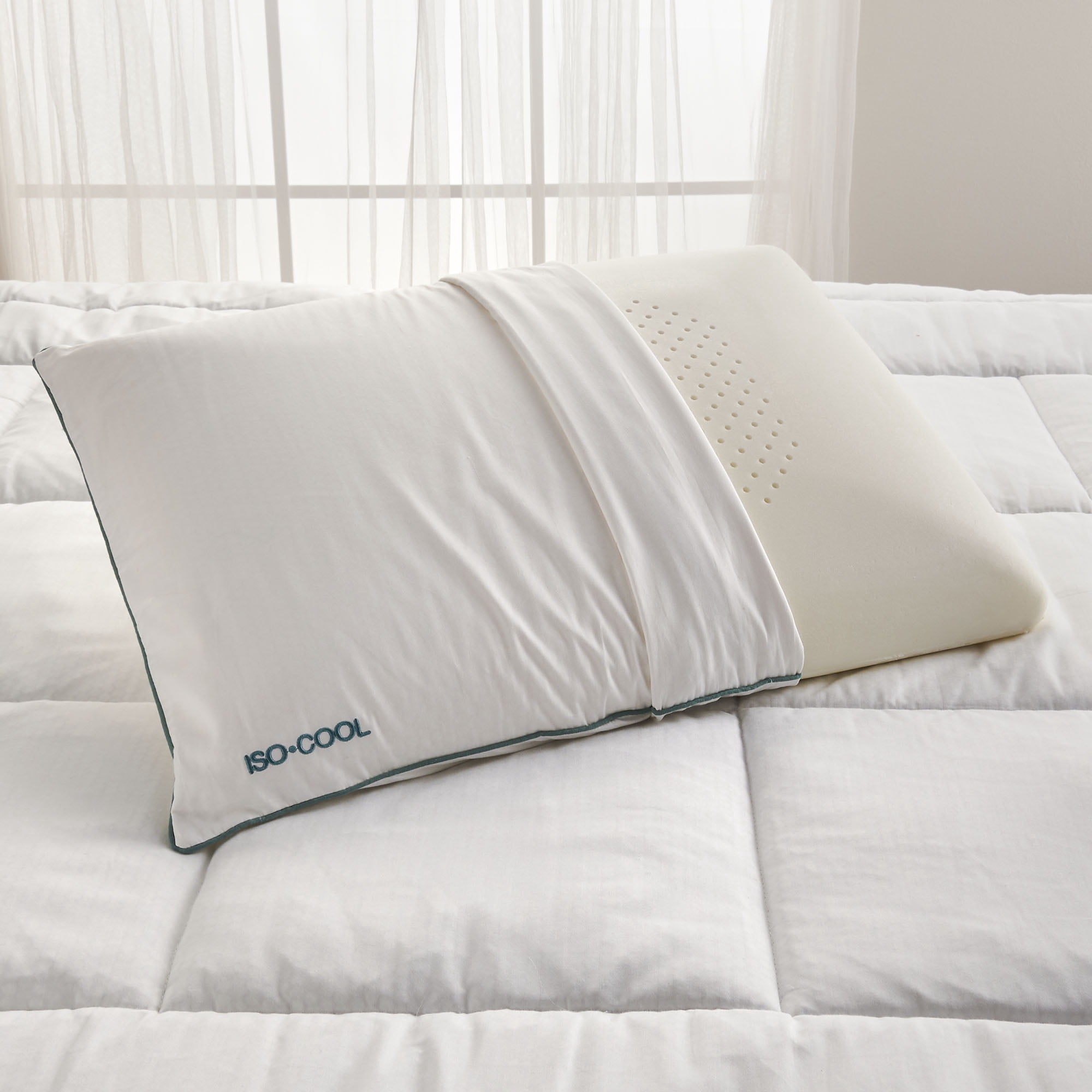 ISOCOOL Bed Pillow Featuring Serene Foam