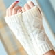 thumbnail image 5 of Guantes de punto de doble diamante con manga corta y manga elástica de moda coreana con decoración cálida para ciclismo al aire libre de otoño e invierno, 5 of 6