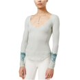 thumbnail image 1 of Free People - Camiseta tÃ©rmica con adornos para mujer, color verde, talla mediana Free People Camiseta adornada, 1 of 2
