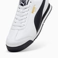 thumbnail image 3 of Zapatilla PUMA Roma AH23 para hombre blanca/negro/dorada, talla 9.5, 3 of 5