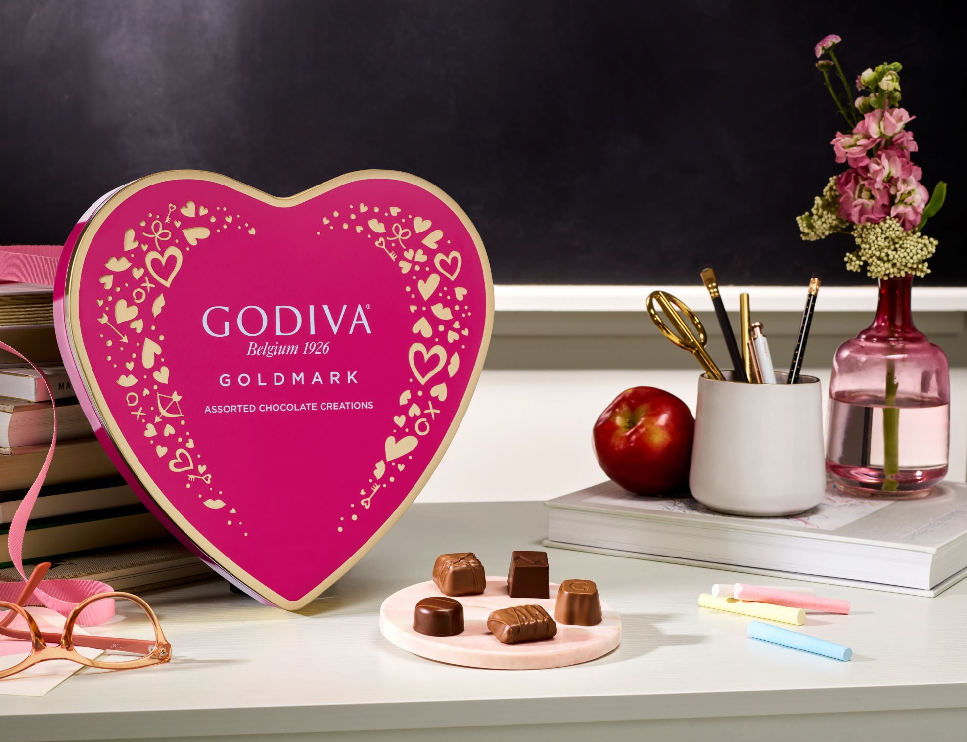 Godiva Goldmark Heart Chocolate Box, Valentine's Day Gift, 14 Pc