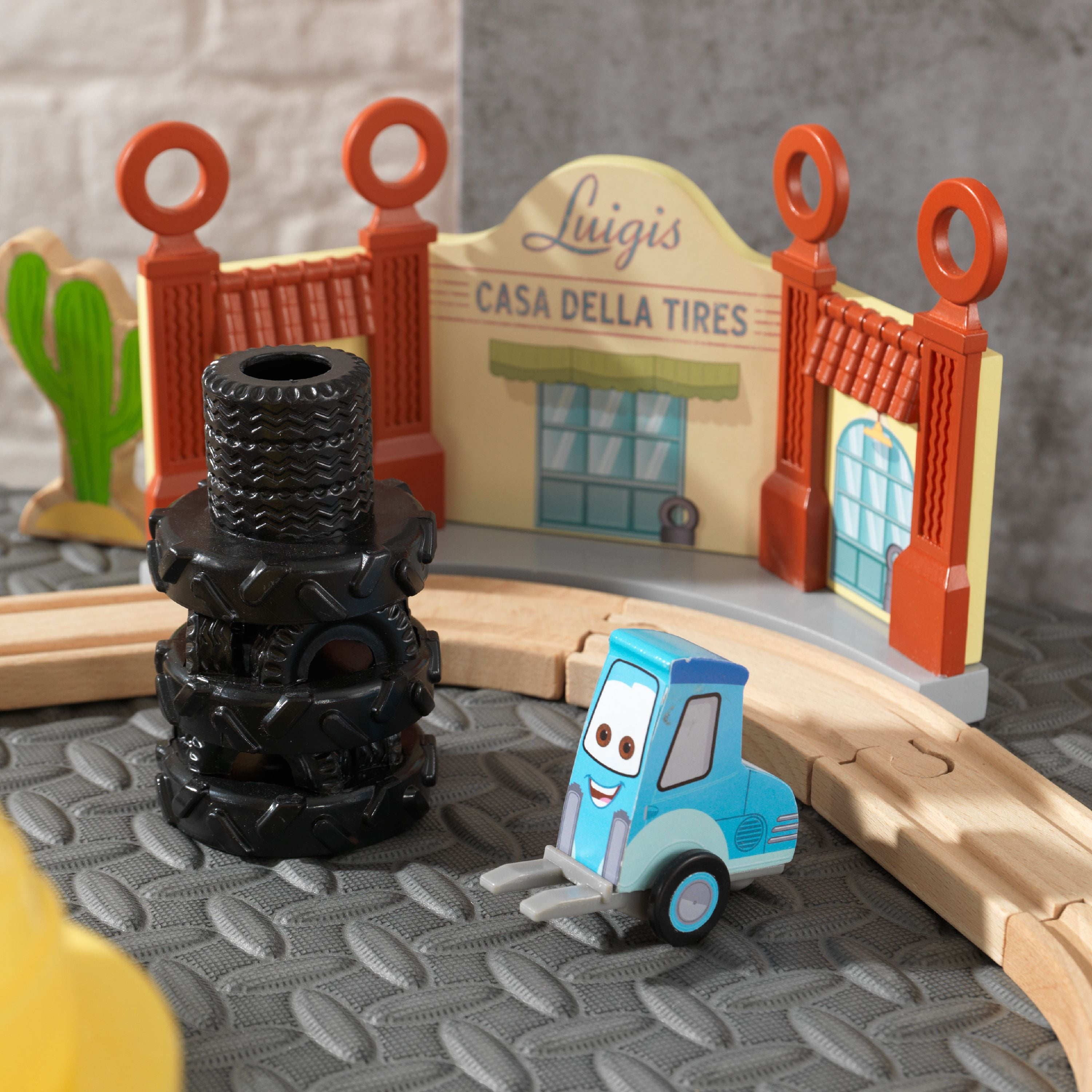 kidkraft disney pixar cars 3 50 piece radiator springs track set