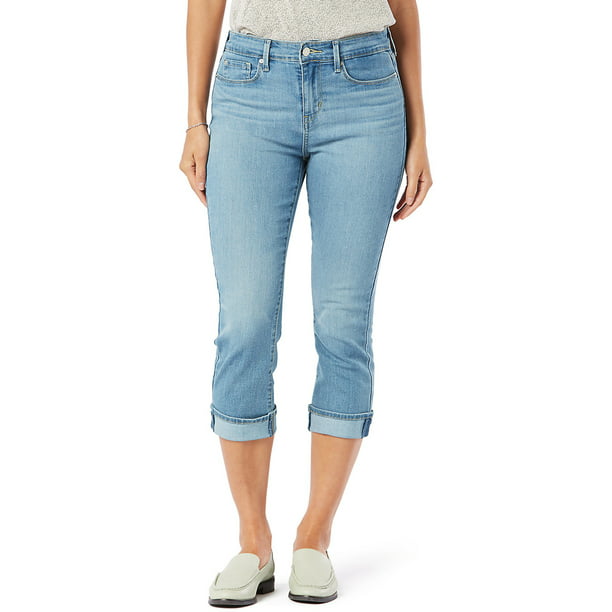 Signature by Levi Strauss & Co.™ Women's Mid Rise Capri Jeans - Walmart.com