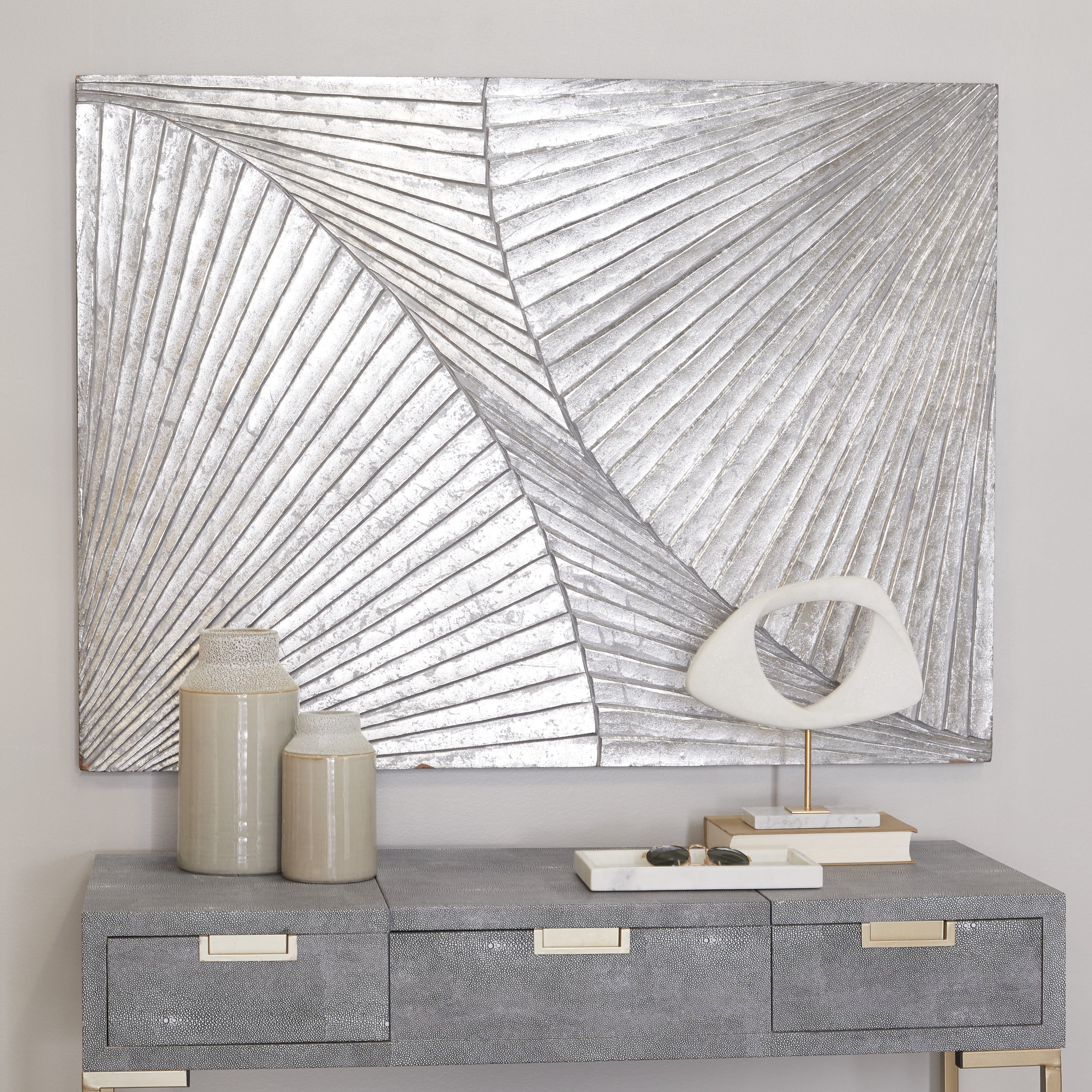 DecMode Silver Wood Carved Radial Geometric Wall Decor