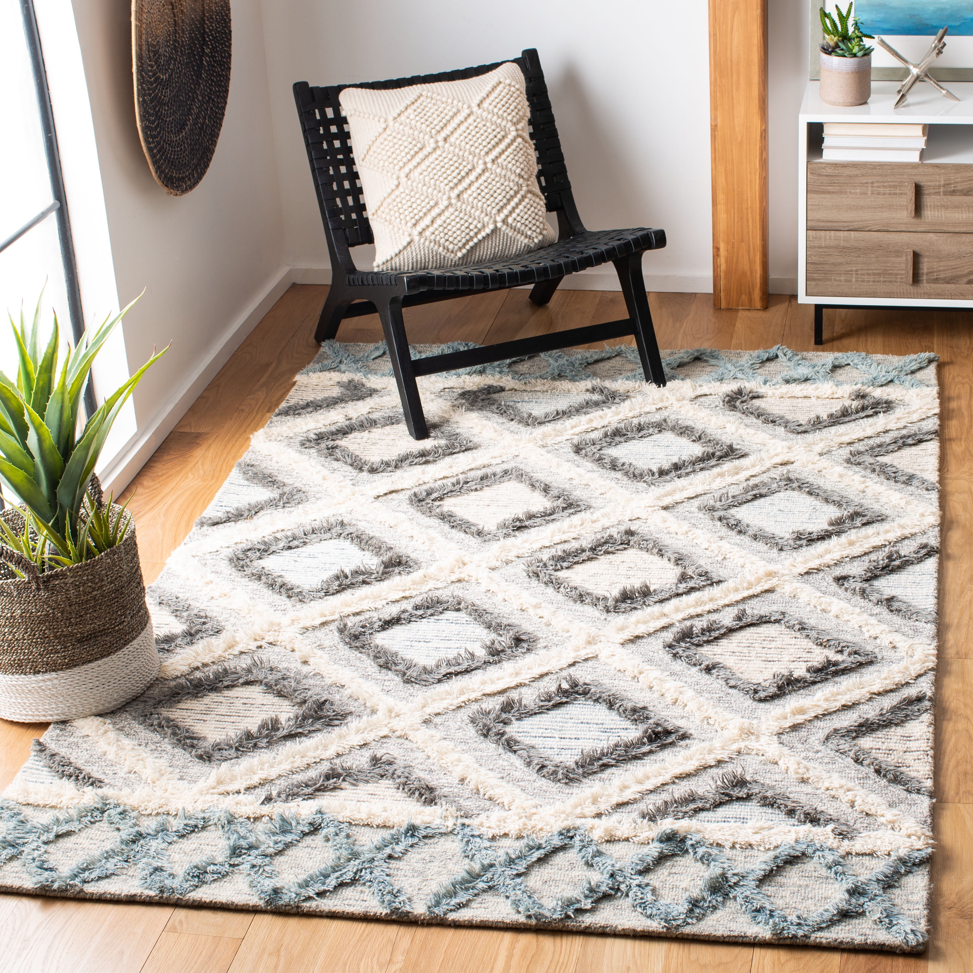 SAFAVIEH Kenya Melvin Diamond Wool Area Rug, Ivory/Gray, 7' x 7' Square