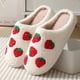 thumbnail image 3 of Zapatillas de piel esponjosa de fresa cómodas mujeres dibujos animados lindos suministros para el hogar, 3 of 9