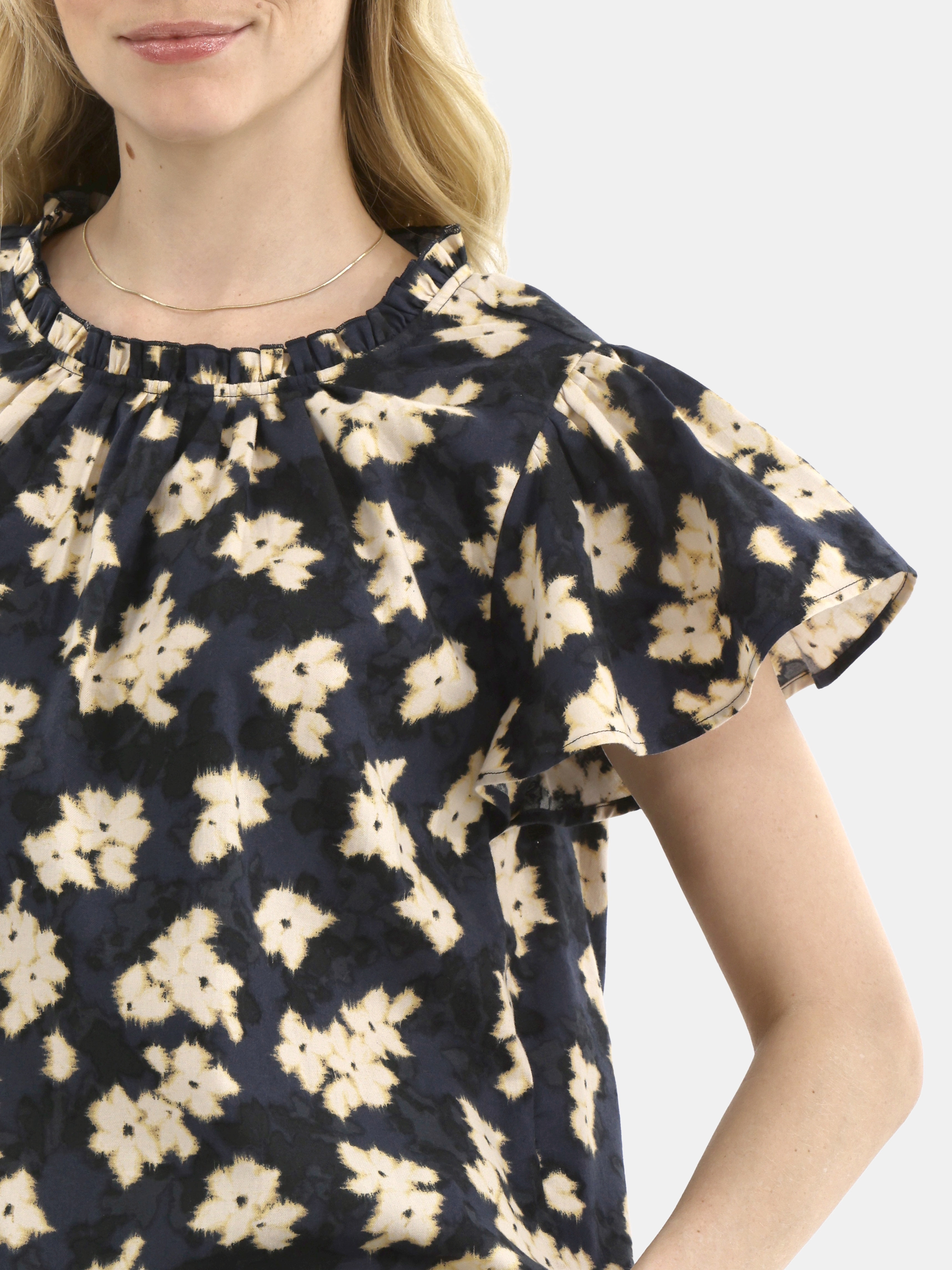 Time and Tru Women's Cotton Ruffle Neck Blouse with Flutter Sleeves, Sizes XS-XXXL