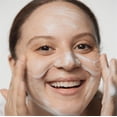 thumbnail image 3 of Limpiador en espuma Clinique Acne Solutions 50 ml con ácido salicílico al 1,5%, 3 of 5