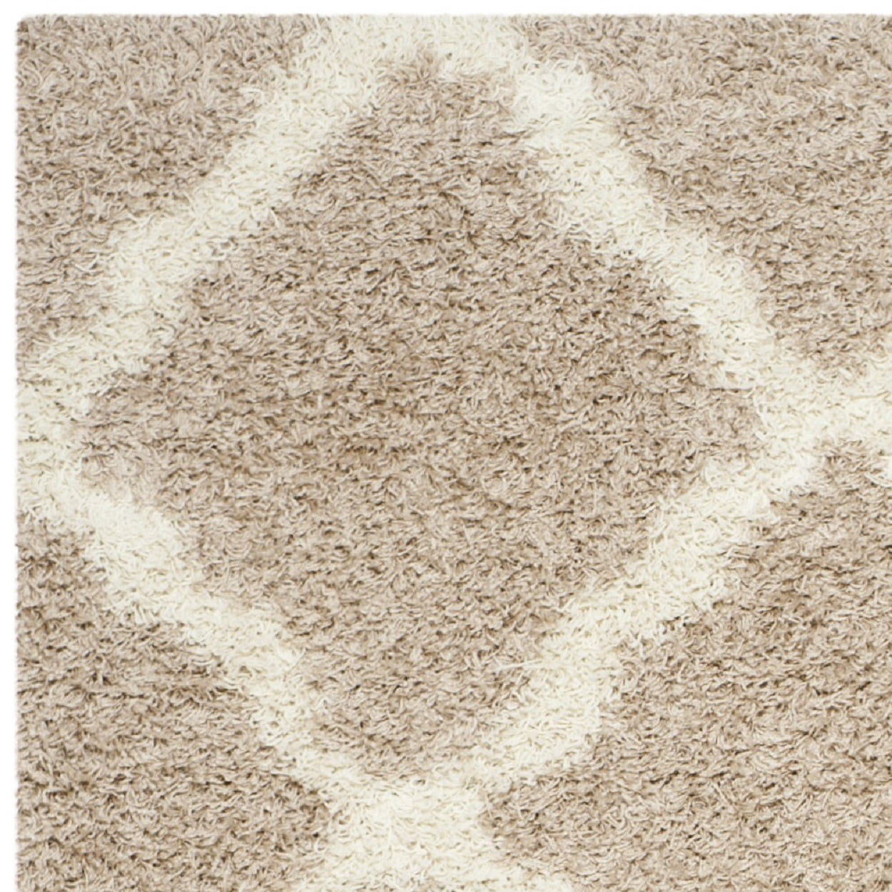 SAFAVIEH Daley Geometric Plush Shag Runner Rug, Beige/Ivory, 2'3" x 6'