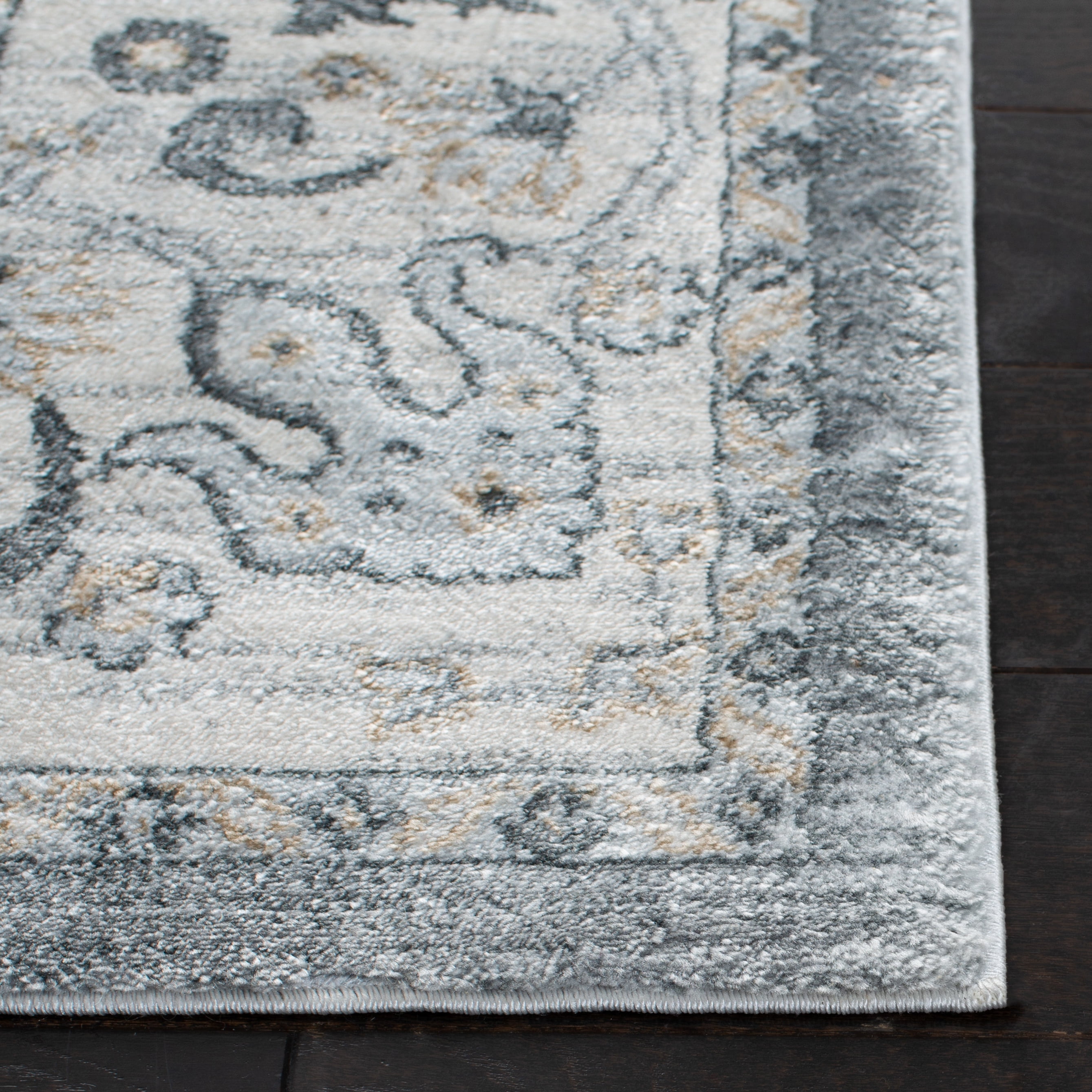 SAFAVIEH Isabella Kiana Oriental Area Rug, Grey/Cream, 6'7" x 6'7" Square