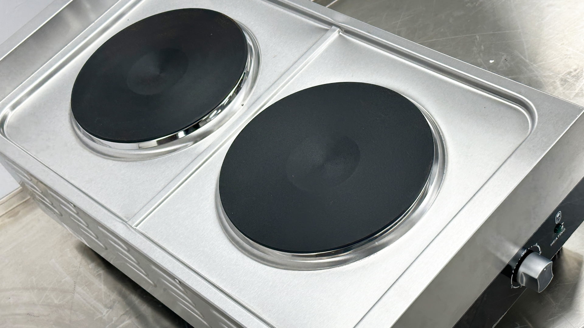 3600W Commercial Electric Two Burner Hot Plate Stove Range 240V/60Hz NSF Certified