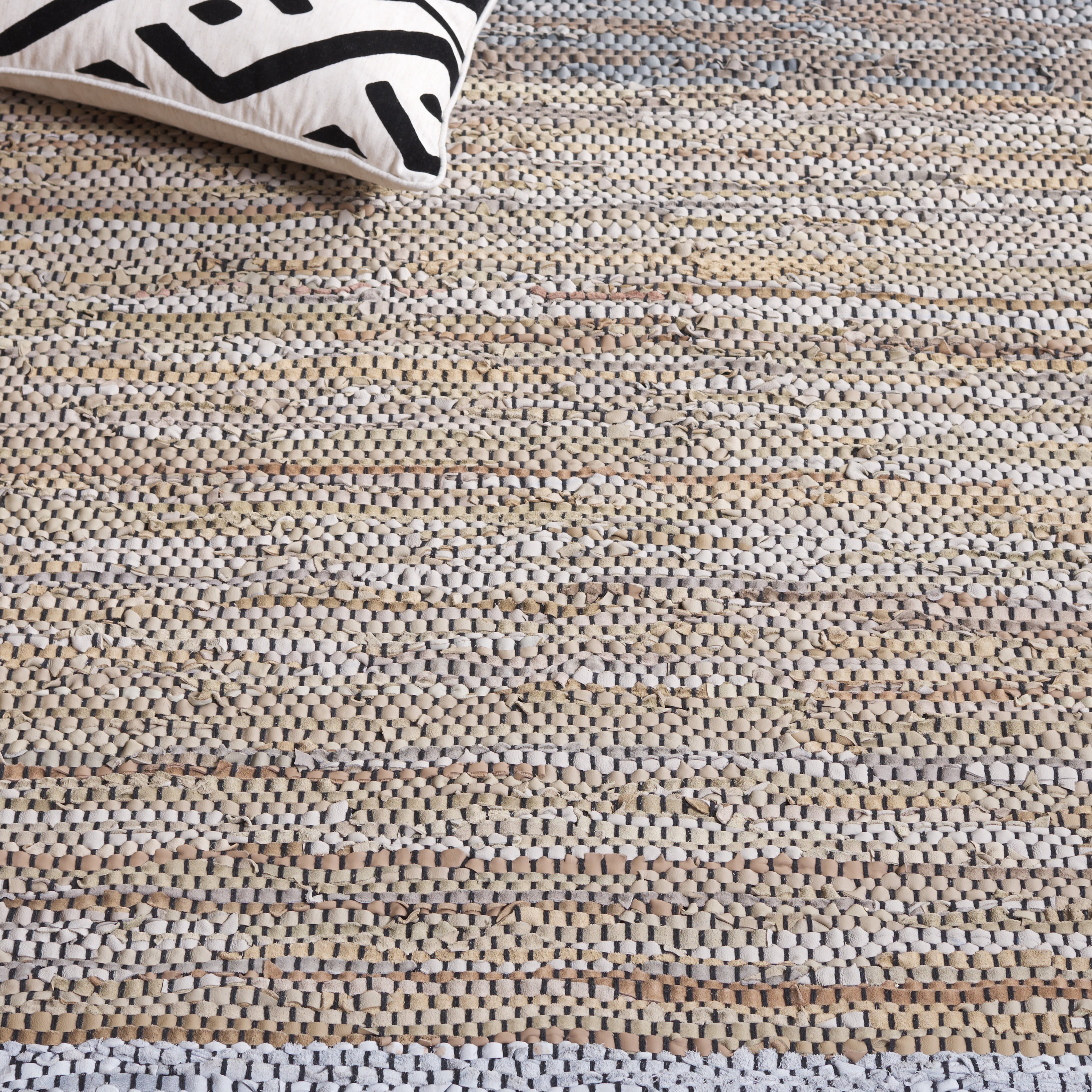 SAFAVIEH Vintage Leather Abraham Neapolitan Runner Rug, Grey/Beige, 2'3" x 9'