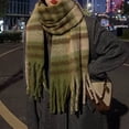 thumbnail image 2 of Armée Vert Rayé Chunky Écharpe Imitation Mohair Doux Chaud Épais Gland Longue Écharpe Automne Hiver Polyvalent Extérieur Résistant au Froid Écharpe, 2 of 5