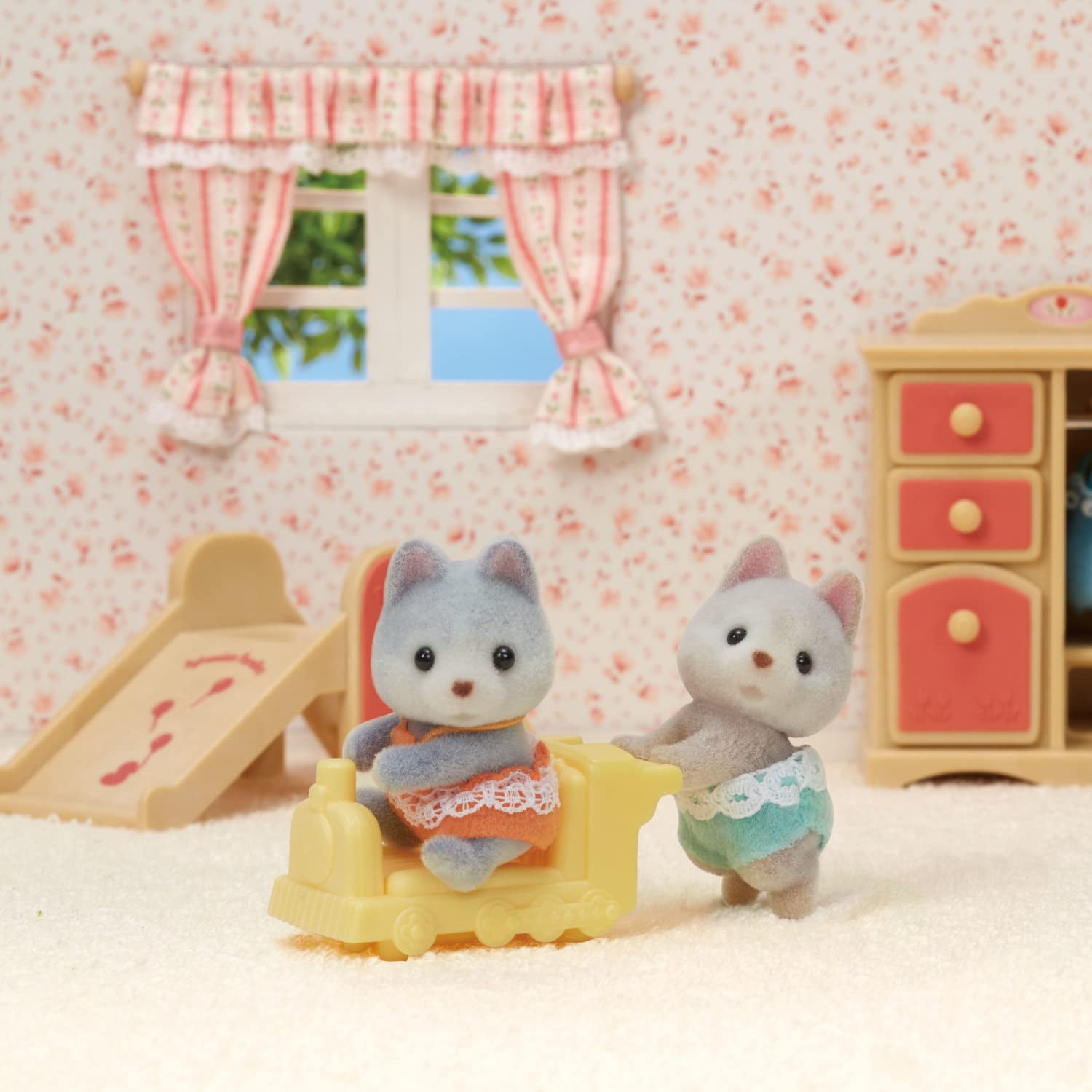 Calico Critters Husky Twins, Set of 2 Collectible Doll Figures with Vehicle Accessory C33