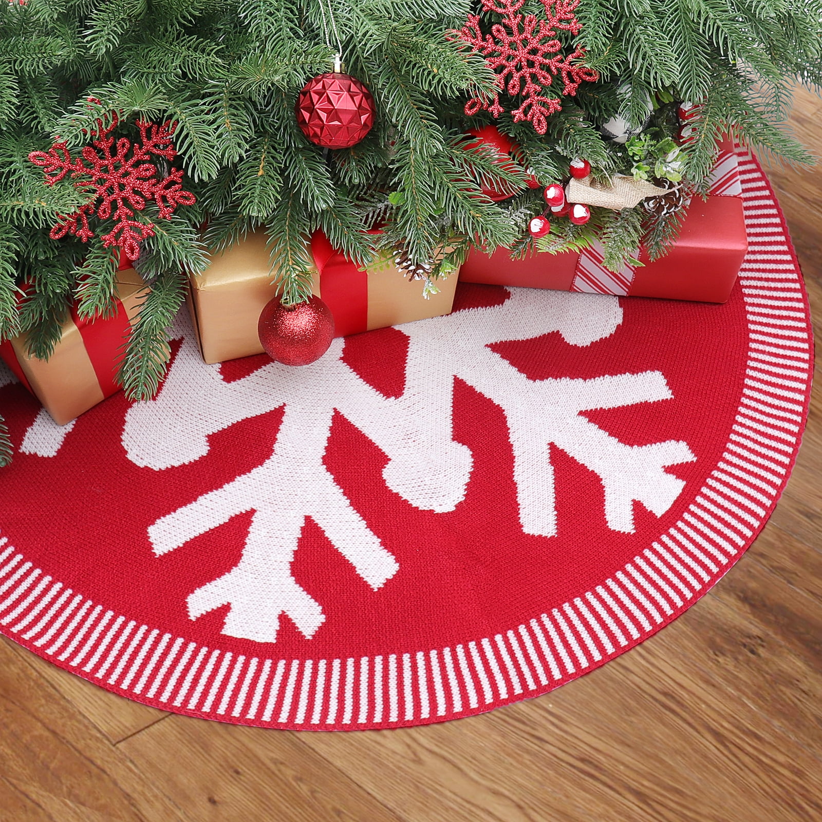 Tree Skirt snowflake velvet with Pom Pom 1m diameter