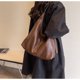 thumbnail image 5 of Bolso de viaje retro, bolso de mujer, bolso de hombro de moda, bolso de mano versátil de gran capacidad para debajo del brazo, 5 of 5