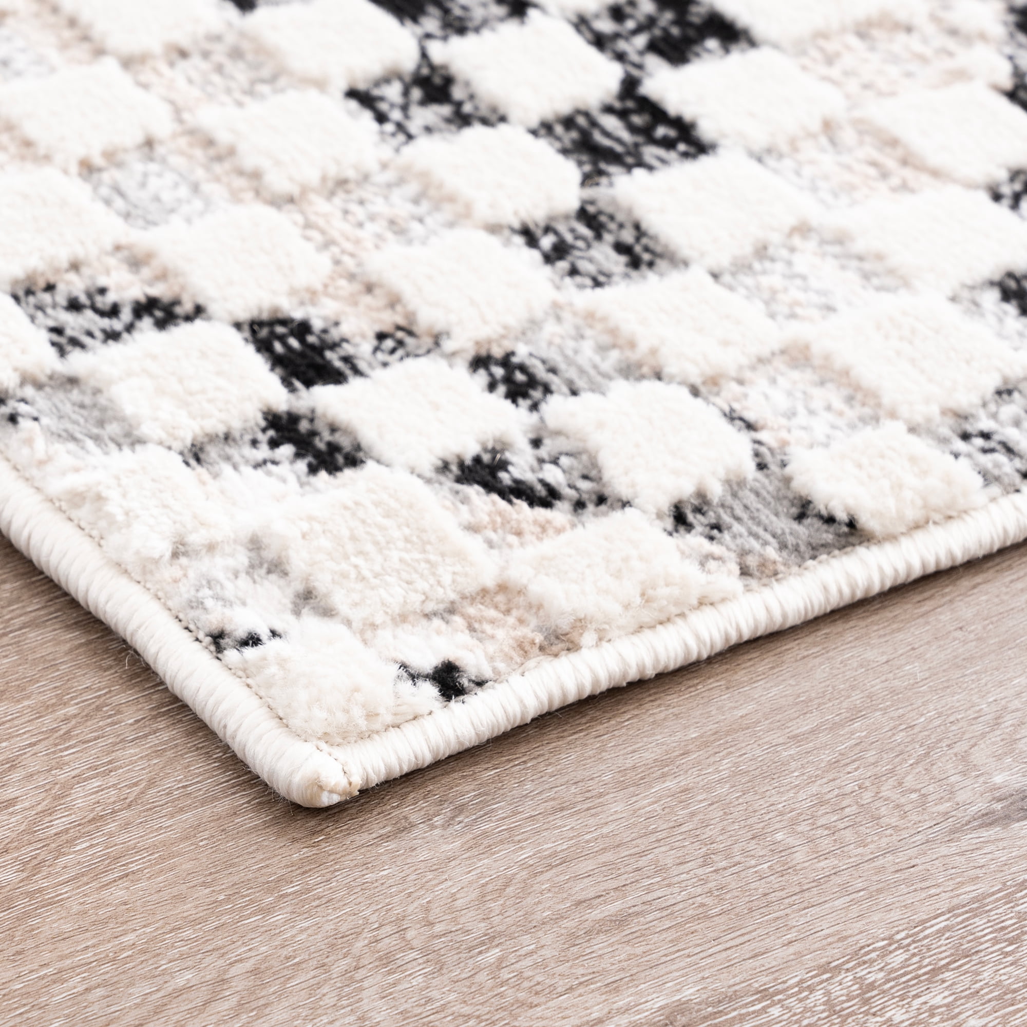 Alpha Contemporary 2' x 7' Black and Gray Polyester Indoor Area Rug