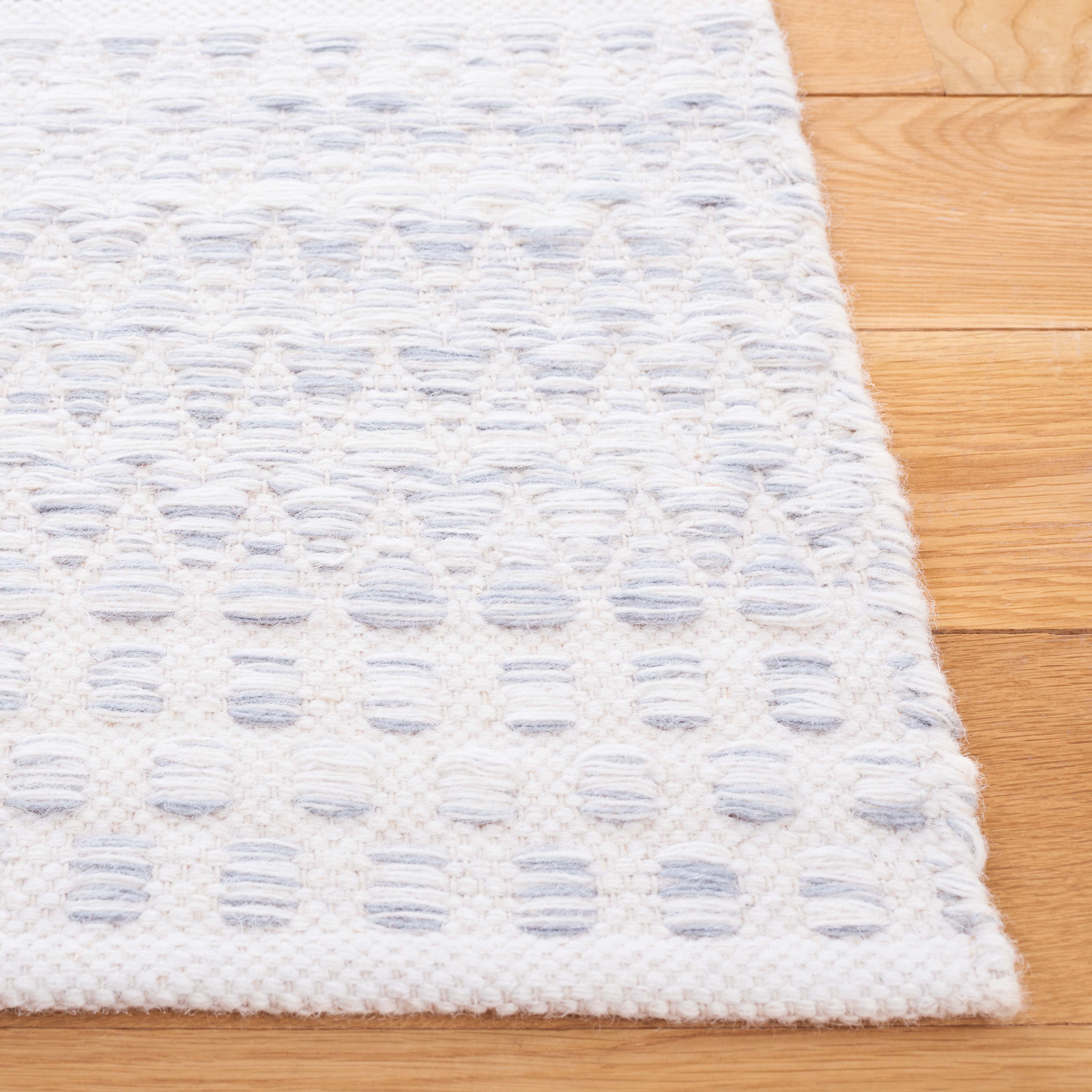 SAFAVIEH Kilim Blazhe Tribal Area Rug, Ivory/Grey, 6' x 9'